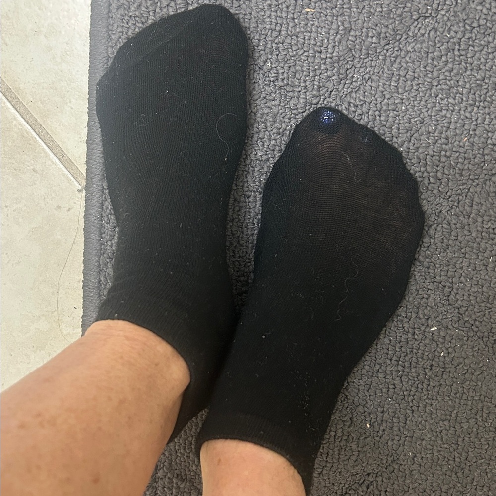 black perfect low athletic gym yoga socks toes petite feet ladies women favorite - Picture 2 of 9